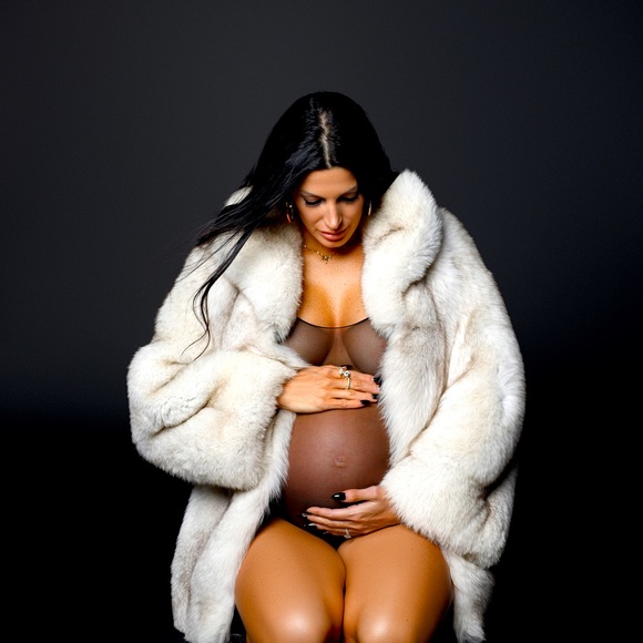 Meet your Posher, Cashen - Picture 1 of 1